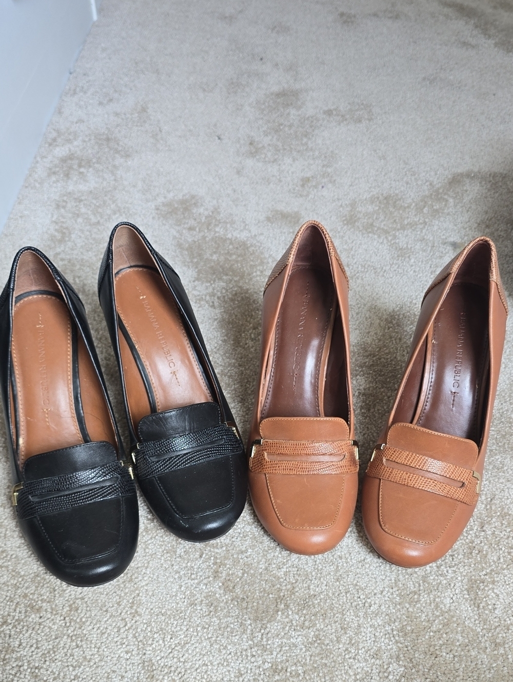 ​BUNDLE: Banana Republic Leather Heeled Loafers (Black & Tan) Size 6.5